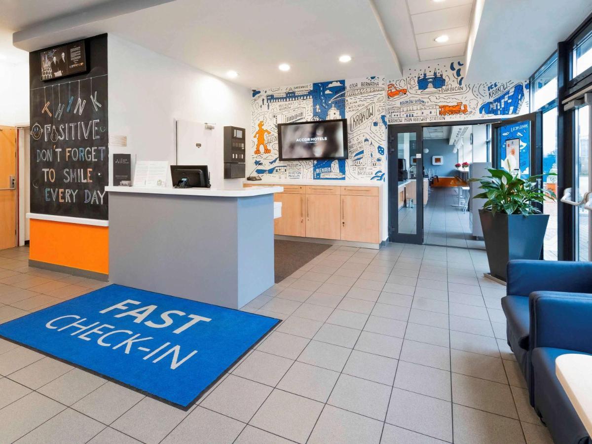 Ibis Budget Krakow Bronowice Bagian luar foto