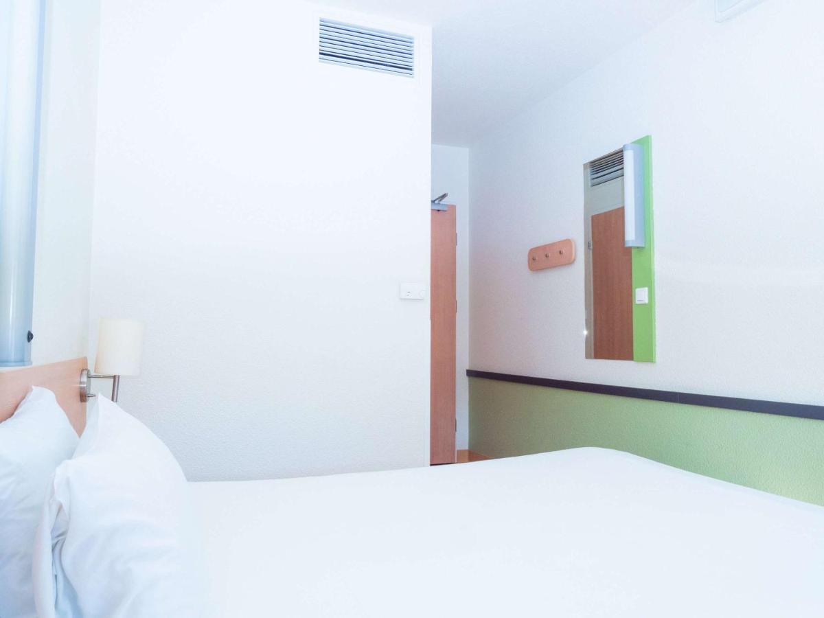 Ibis Budget Krakow Bronowice Bagian luar foto