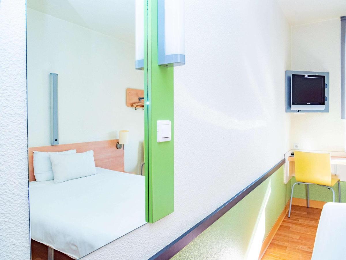 Ibis Budget Krakow Bronowice Bagian luar foto
