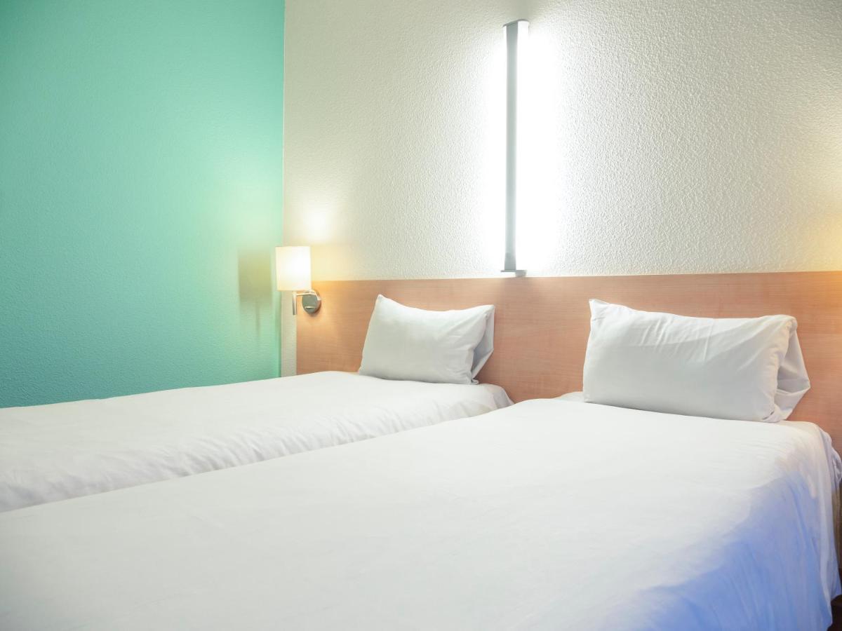 Ibis Budget Krakow Bronowice Bagian luar foto