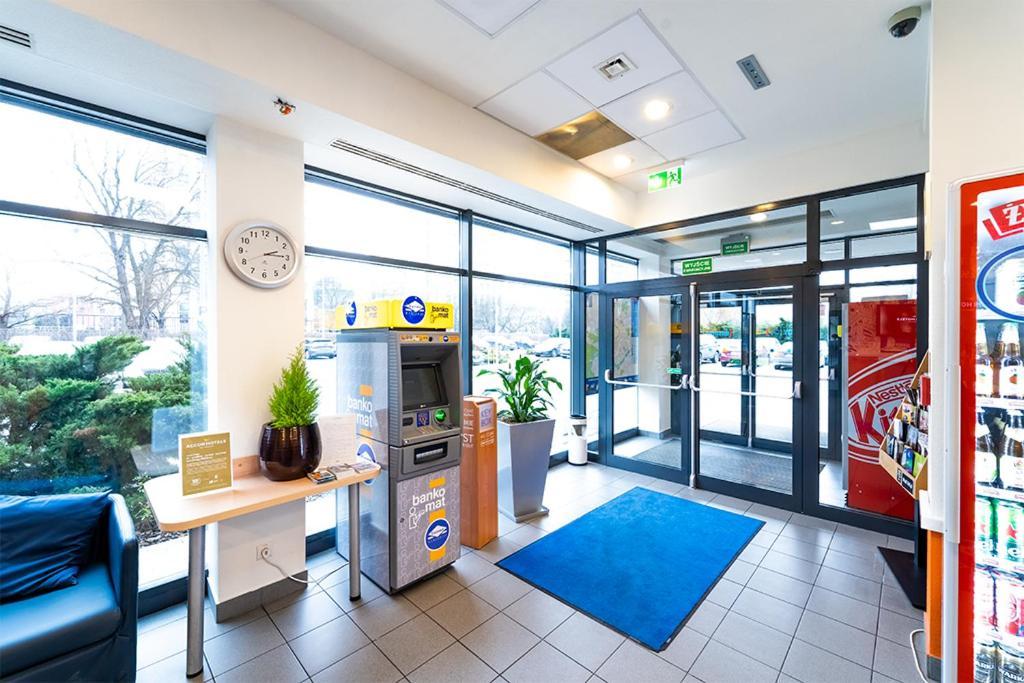 Ibis Budget Krakow Bronowice Bagian luar foto