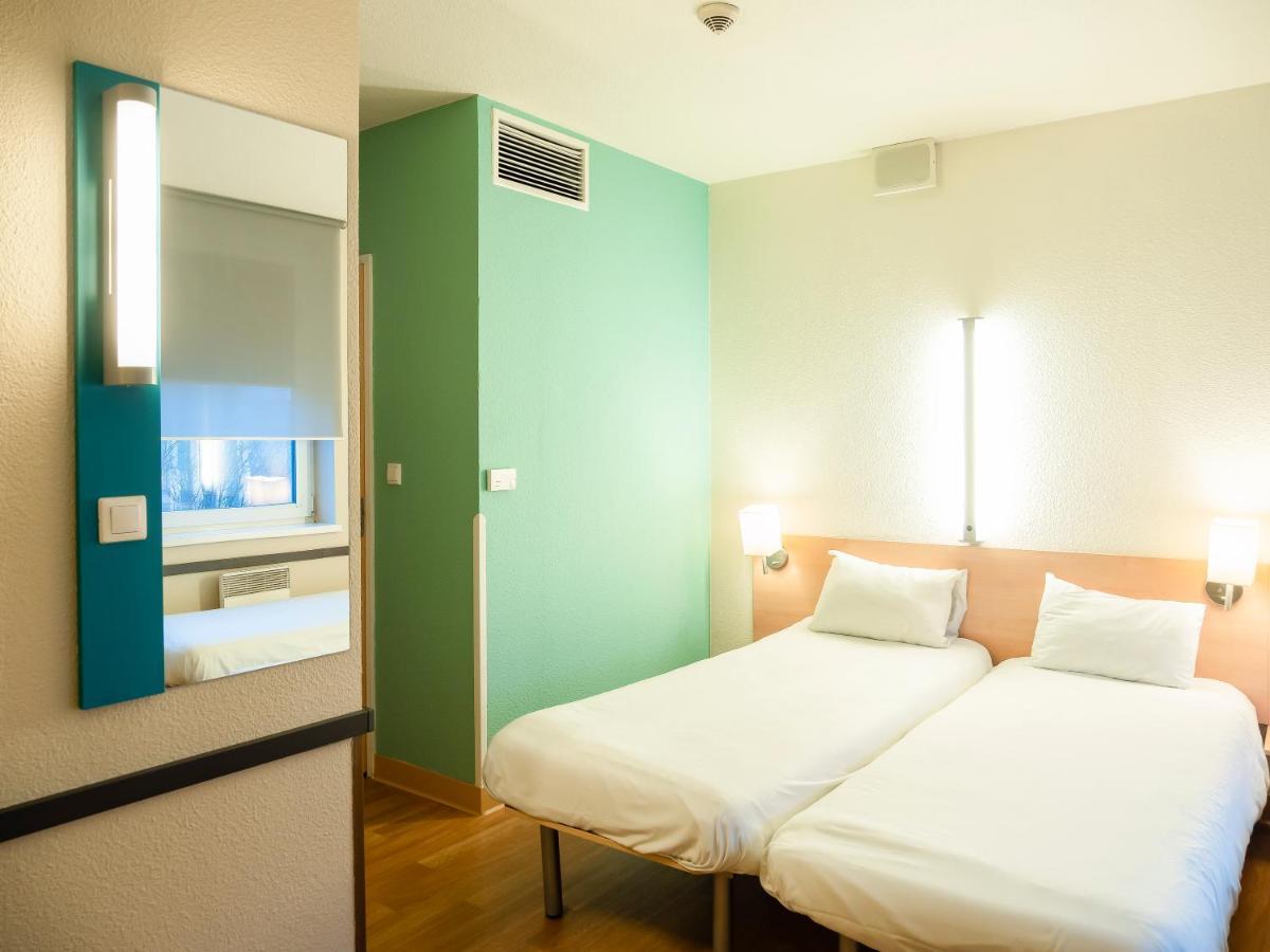 Ibis Budget Krakow Bronowice Bagian luar foto
