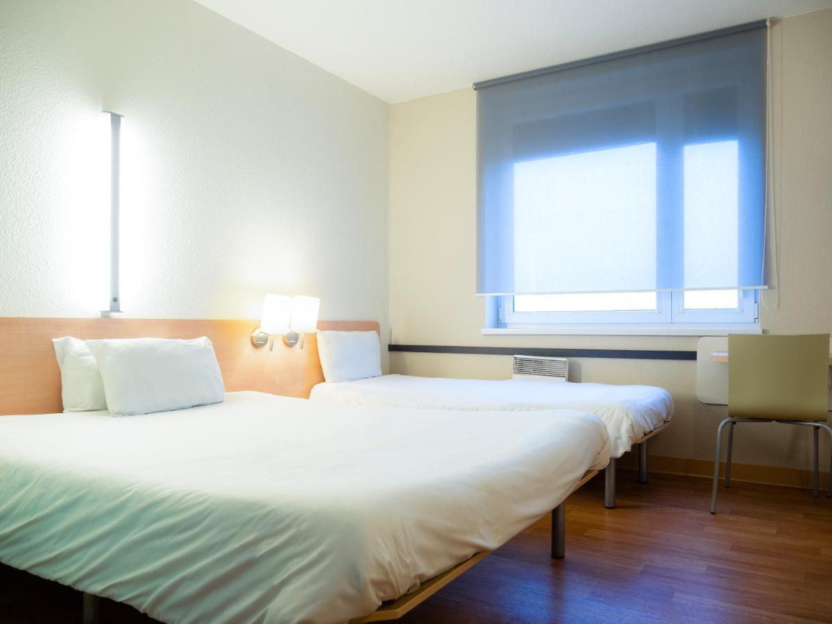 Ibis Budget Krakow Bronowice Bagian luar foto