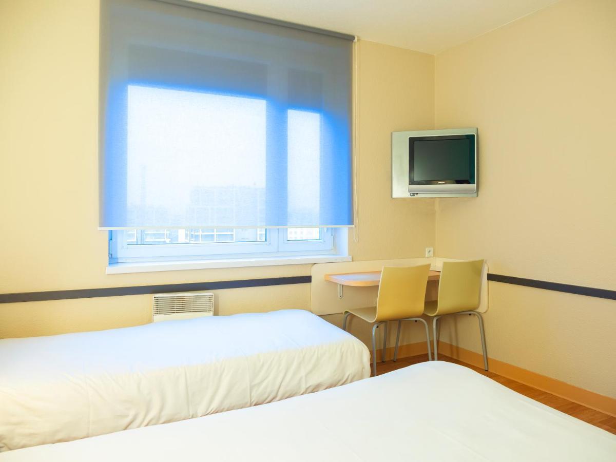 Ibis Budget Krakow Bronowice Bagian luar foto