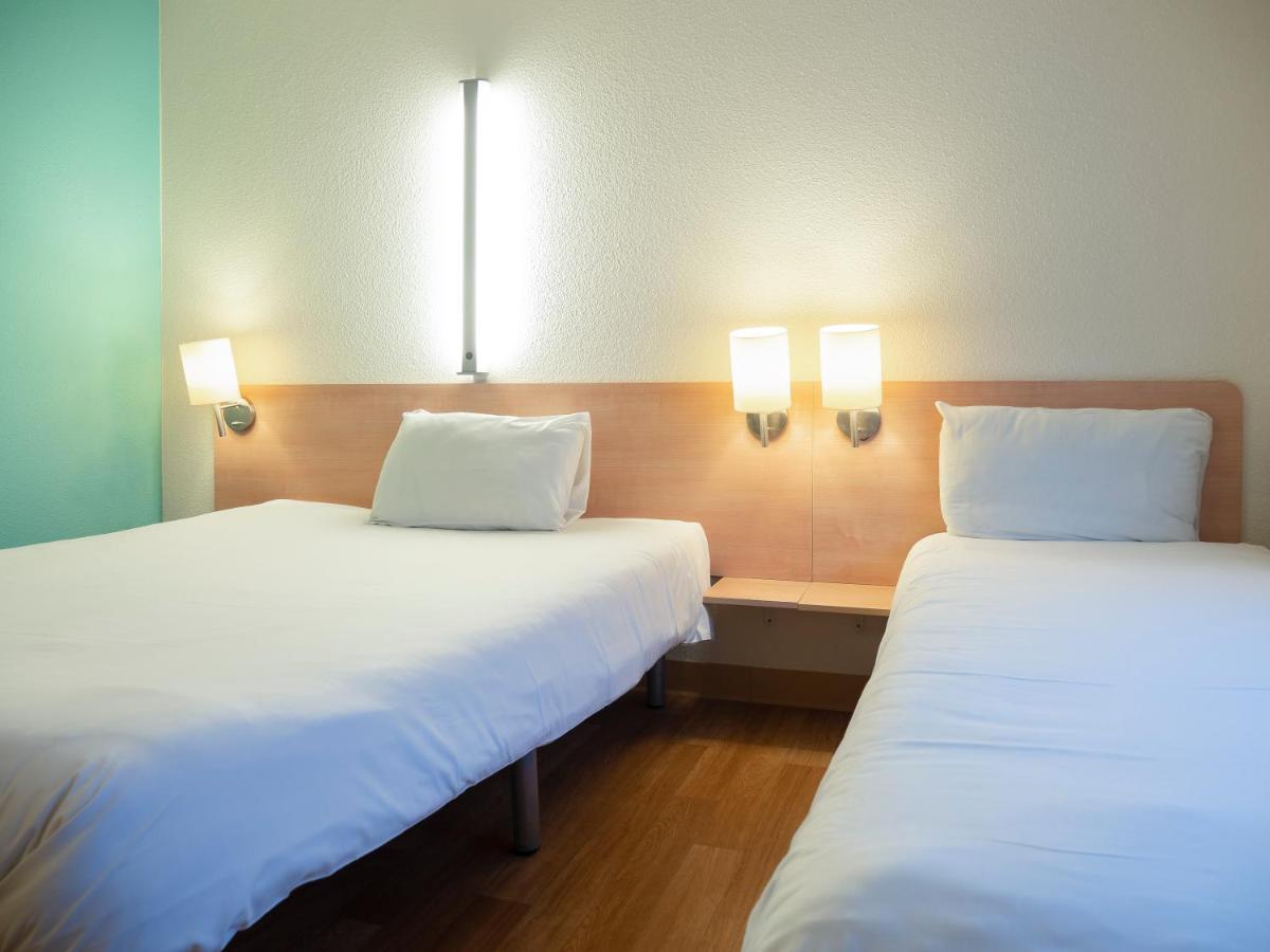 Ibis Budget Krakow Bronowice Bagian luar foto
